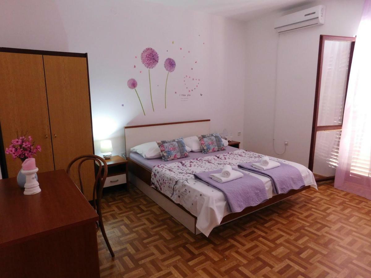 Guest House Ivanka Χβαρ Εξωτερικό φωτογραφία